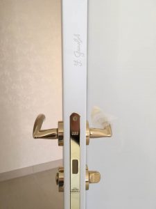Porte garofoli - Plaf'déco spécialiste de l'isolation, plafond suspendu, platrerie, menuiseries, dressing, placards